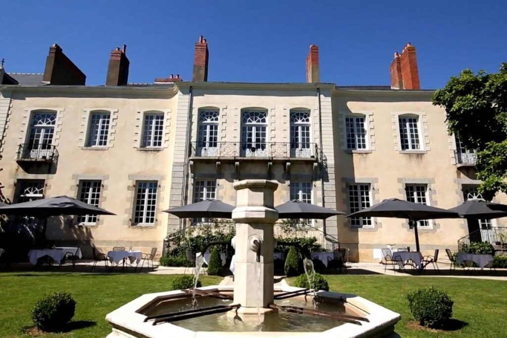 chateau de la motte husson